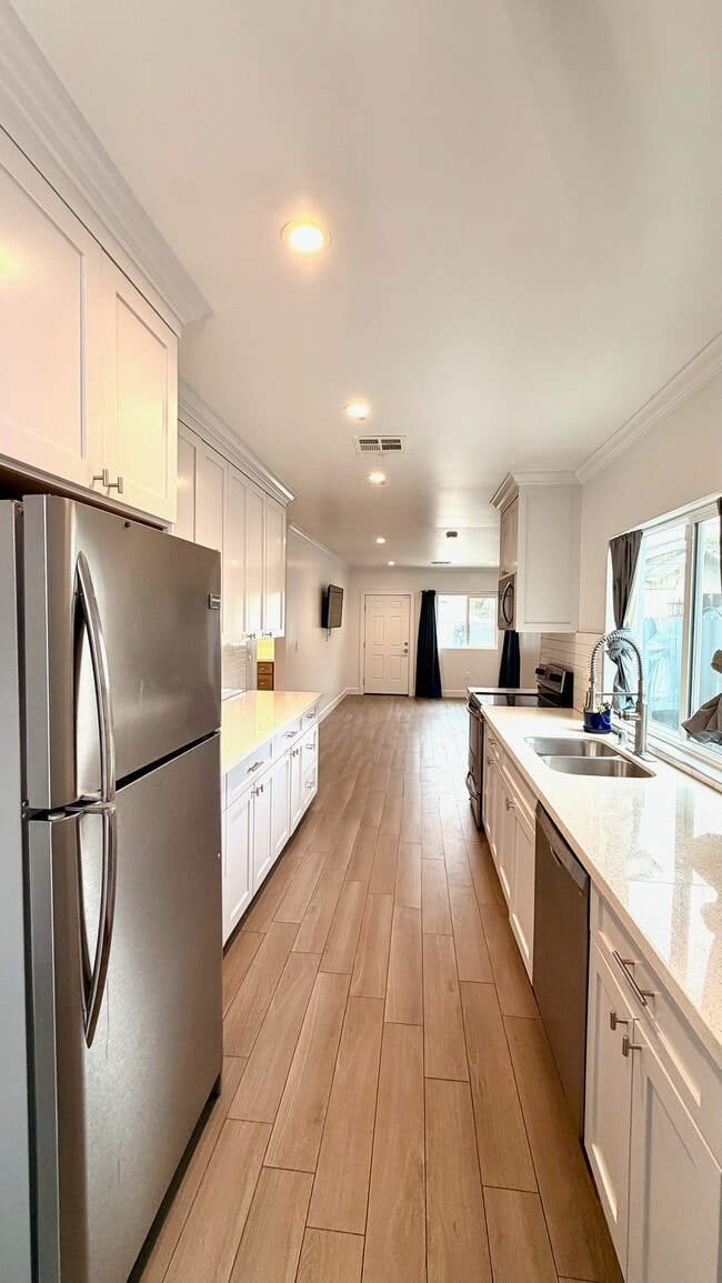 property at 1132 W 84th St