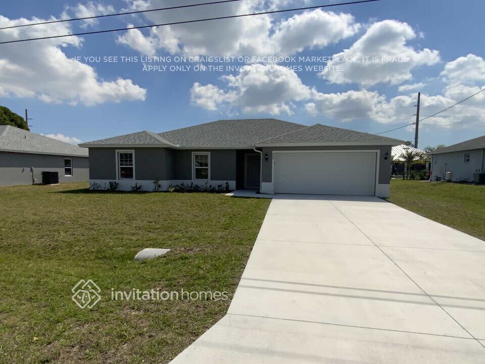 420 NW 1st Terrace in Cape Coral, FL - Building Photo