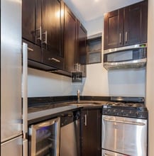 Bright and Spacious 2 Bedroom, 2 Bathroom in New York, NY - Foto de edificio - Building Photo