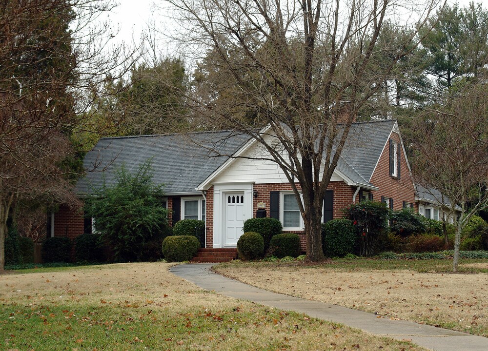 943 Marguerite Dr in Winston-Salem, NC - Foto de edificio