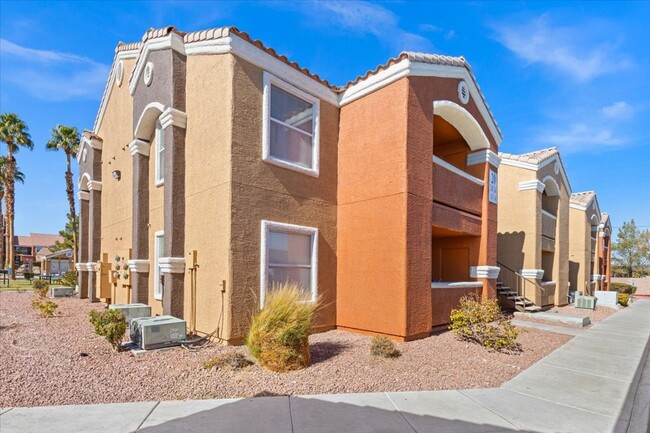 8101 W Flamingo Rd in Las Vegas, NV - Building Photo - Building Photo