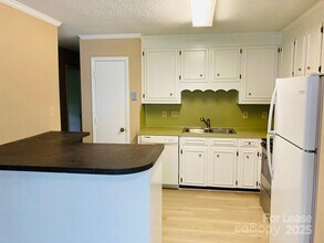 21640 Colina Dr in Cornelius, NC - Building Photo - Building Photo