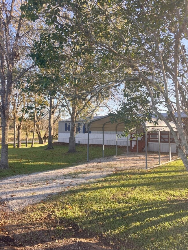 509 E Glenn St in Bellville, TX - Foto de edificio - Building Photo