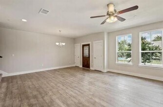 204 Emma Dr in Lewisville, TX - Building Photo - Building Photo