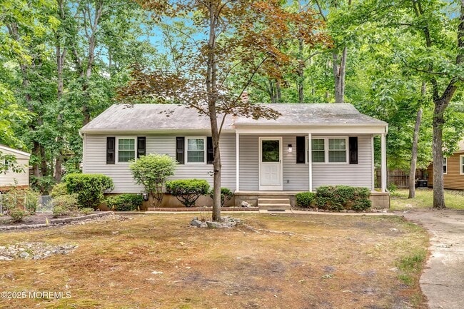 145 W Woodburn Ave in Pine Hill, NJ - Building Photo - Building Photo