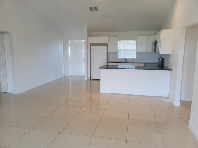 9007 Meadow Cir in La Belle, FL - Building Photo - Building Photo