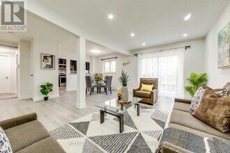 10-10 Leith Hill Rd in Toronto, ON - Building Photo - Building Photo