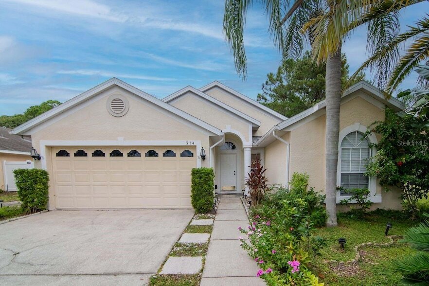 314 Fountainview Cir in Oldsmar, FL - Foto de edificio