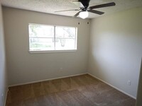 3323 Ripplebrook Dr in Houston, TX - Building Photo - Building Photo