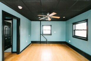 922 Western Ave in Pittsburgh, PA - Building Photo