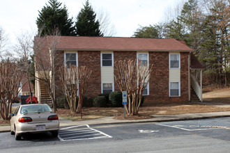 Century Square Apartments in Kernersville, NC - Building Photo - Building Photo