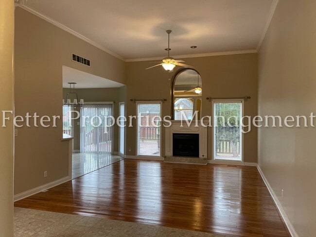 5746 Winnett Dr in Evansville, IN - Building Photo - Building Photo