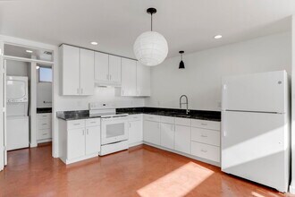 200 Cornell Dr in Albuquerque, NM - Building Photo - Building Photo