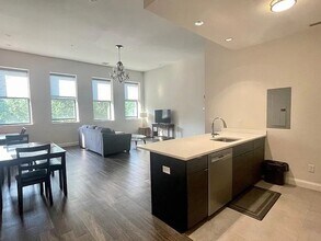 1022 Hancock St in Quincy, MA - Building Photo - Building Photo