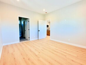 5602-5604 Verdura Ave in Lakewood, CA - Building Photo - Building Photo