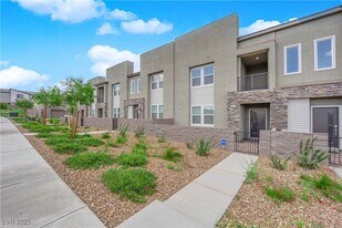 334 Laurel Peak Dr in Henderson, NV - Building Photo