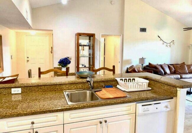 272 Village Blvd in Tequesta, FL - Building Photo - Building Photo