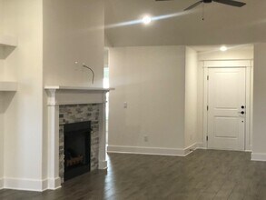 200 Palm St in Centerton, AR - Building Photo - Building Photo