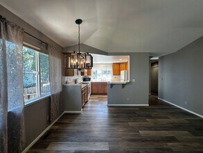 212 Fairmont Dr in Grass Valley, CA - Building Photo - Building Photo