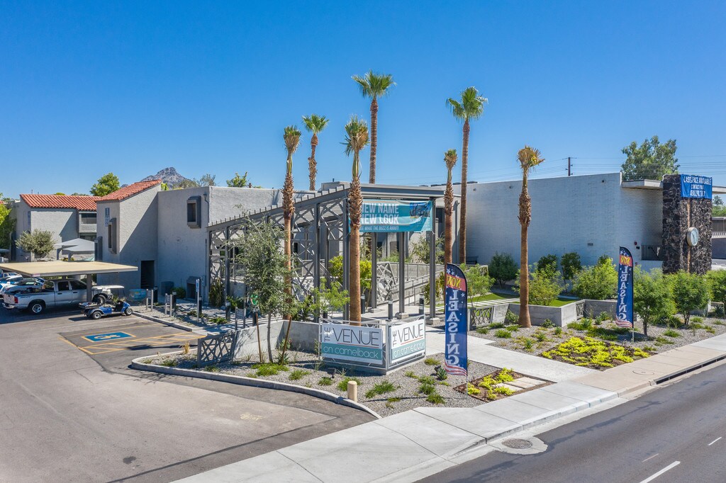 The Venue on Camelback Apartments Phoenix, AZ Apartments