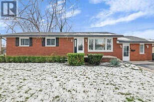 310 Superior St in Windsor, ON - Building Photo