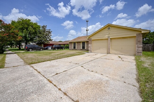 2667 Grand Canyon Dr in Houston, TX - Building Photo - Building Photo