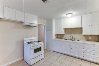 2406 Pomona Dr in Pasadena, TX - Building Photo - Building Photo