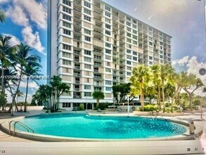 1865 NE 79th St in North Bay Village, FL - Building Photo - Building Photo
