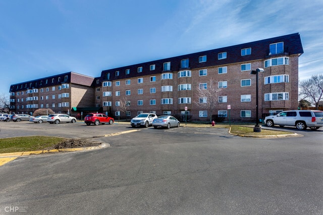 property at 300 S Roselle Rd