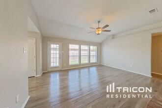 1402 Misty Meadow Dr in Midlothian, TX - Building Photo - Building Photo