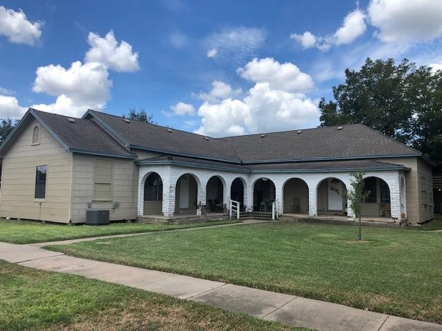 330 W Alice Ave in Kingsville, TX - Building Photo