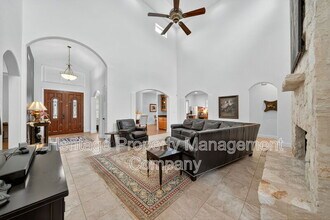 24915 Estancia Cir in San Antonio, TX - Building Photo - Building Photo