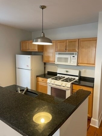 468 E 7th St, Unit 3