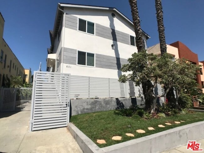 property at 601 Normandie Ave