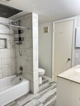 644 W Collins St in Denton, TX - Building Photo - Building Photo