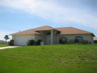 1806 NE 14th St in Cape Coral, FL - Building Photo