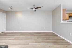 117 Lionheart Ln in West Deptford, NJ - Building Photo