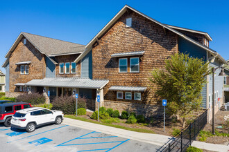 Cottage Row Student Living in Statesboro, GA - Foto de edificio - Building Photo