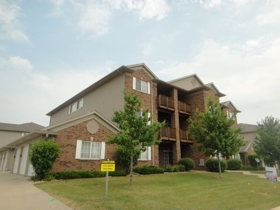 515 Penn Ct, Unit 4 in North Liberty, IA - Building Photo - Building Photo