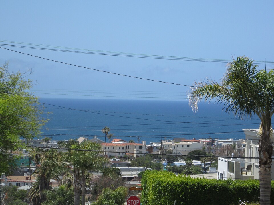 720 Longfellow Ave in Hermosa Beach, CA - Foto de edificio