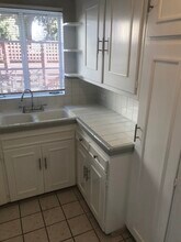 1114 N Sweetzer Ave, Unit #A in West Hollywood, CA - Building Photo - Building Photo
