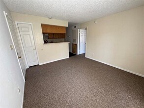 5500 Devonbriar Way in Orlando, FL - Building Photo - Building Photo