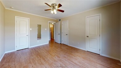 904 University Oaks Blvd, Unit 1 in College Station, TX - Building Photo - Building Photo