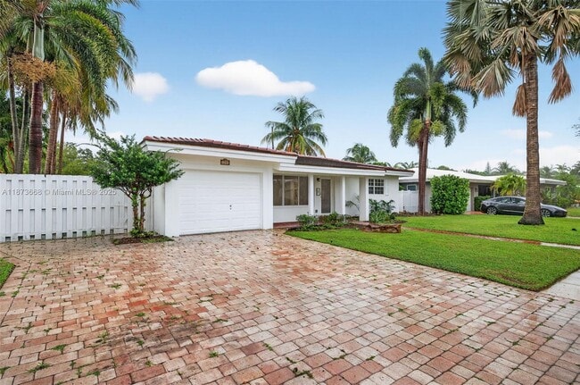 2201 NE 52nd St in Fort Lauderdale, FL - Building Photo - Building Photo