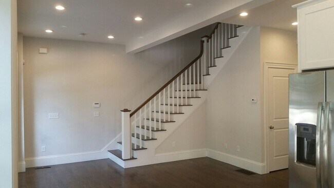2044 Beacon St in Newton, MA - Building Photo - Building Photo