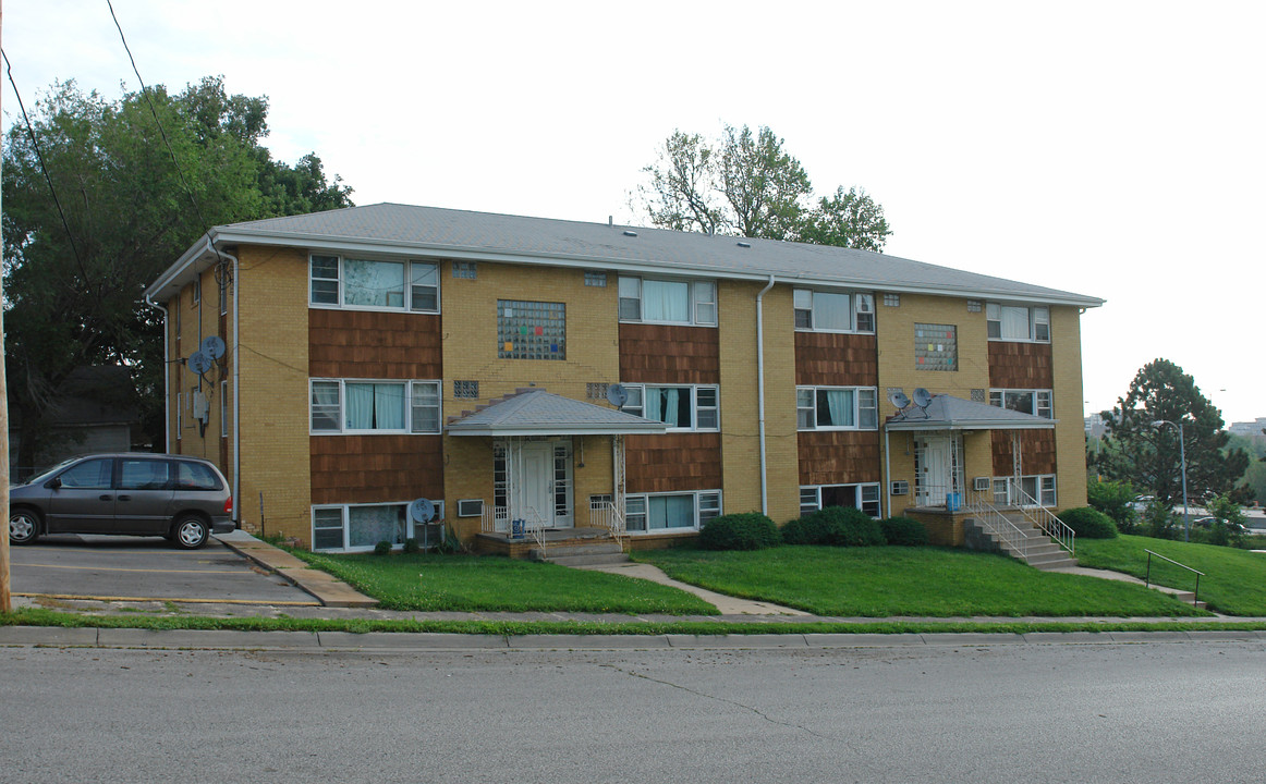 1056 S 29th St in Omaha, NE - Foto de edificio