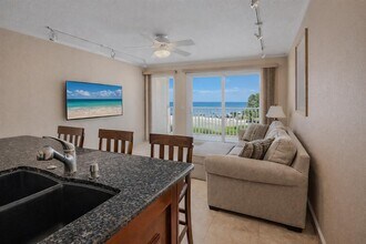 2506 N Rocky Point Dr in Tampa, FL - Building Photo - Building Photo