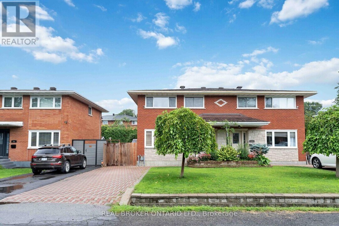 375 Zephyr Ave in Ottawa, ON - Building Photo