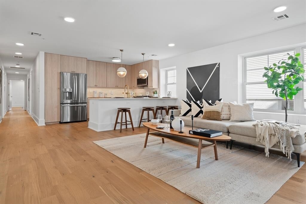 525 AVENUE E in Bayonne, NJ - Building Photo