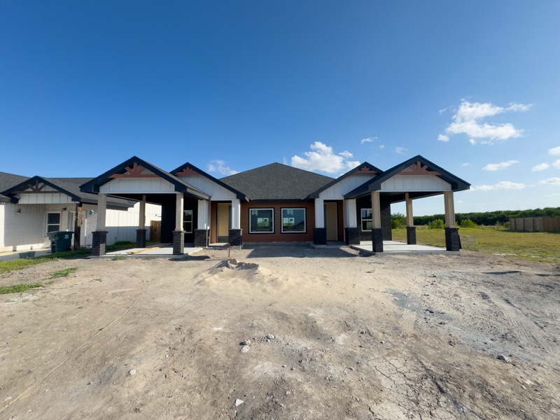 4310 Escondido Ln in Harlingen, TX - Foto de edificio